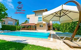 Paradise Town Villa Alison